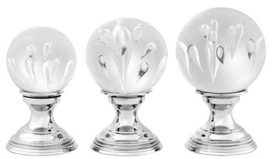 Casa Padrino Luxus Wohnzimmer Deko 3er Set Silber - Glas Kugeln mit Messing Sockel