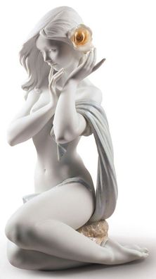 Casa Padrino Luxus Porzellan Skulptur Frau im Mondschein Mattweiß 25 x H. 48 cm - Han