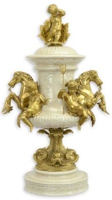 Casa Padrino Barock Deko Vase mit Deckel Cremefarben / Gold 35,1 x 23,8 x H. 61,2 cm