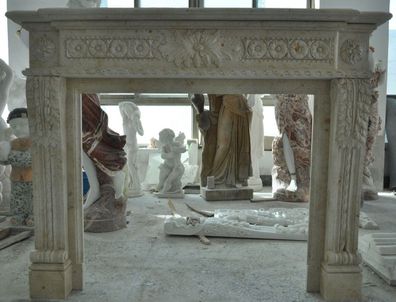 Casa Padrino Luxus Barock Kaminumrandung Beige 150 x 30 x H. 120 cm - Prunkvolle Kami