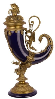 Casa Padrino Jugendstil Füllhorn mit Sockel Lila / Gold 17,4 x 29,5 x H. 52 cm - Baro