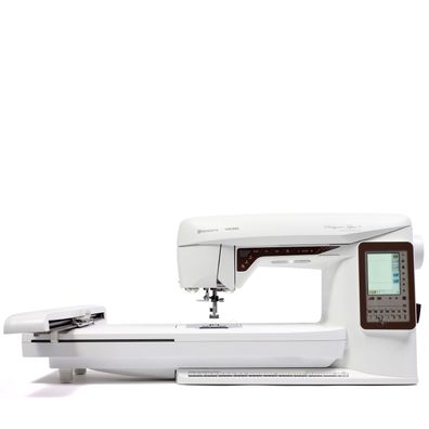 Husqvarna Viking Topaz 40 mit Stickmodul