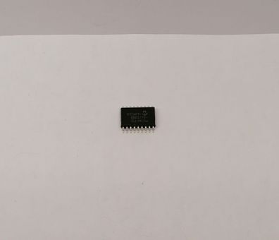 Microchip PIC16C710-04/SO 512x14 OTP 13I/O 4MHz SO18