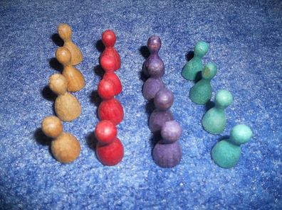 Spielsteine / Kegel aus Holz in 4 Farben je 4 Steine