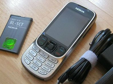 Nokia 6303 classic silber / WIE NEU + Gutschein !