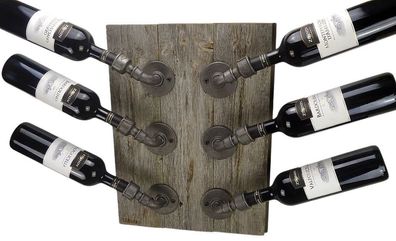 Weinregal Upcycling für sechs verkorkte Weinflaschen, vergrautes Altholz und Eisenguß