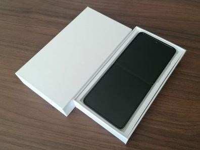 Samsung Galaxy Z Flip 3 5G 128GB Cream / Weiß 36 Monate Gewähr