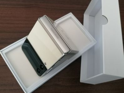 Samsung Galaxy Z Flip3 5G 256GB Cream / Weiß 3 Jahre Gewährleistung