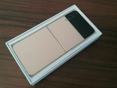 Samsung Galaxy Z Flip4 5G Dual-SIM 128GB Pink Gold 36 Monate Gewähr
