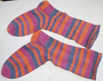 1 Paar handgestrickte Kinder-Knie-Strümpfe Gr. 30/31