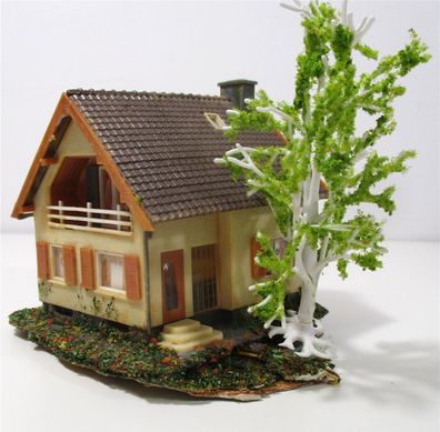 Spur H0 Fertigmodell Wohnhaus/Einfamilienhaus (H0-0683C)