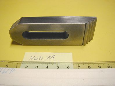 Spanneisen ähnlich DIN 6314 mit Stufen als Krallen zu M 10 Nute 11 L 96 mm Z4