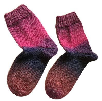 1 Paar handgestrickte Kindersocken Gr. 28/29 in Verlauffarben