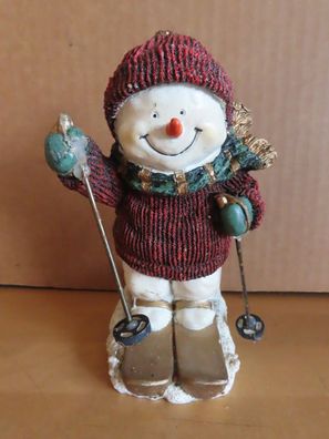 Figur Schneemann mit Skier rote Mütze + Pullover ca. 16 cm H