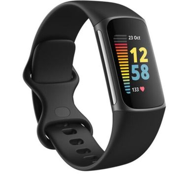 Fitbit Charge 5 Es ist schwarz