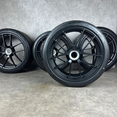 Sommerräder Porsche 992.2 20/21" Original GTS Felgen Zentralverschluß Facelift