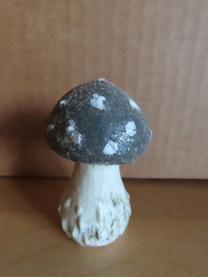Figur Pilz mit schwarzem Kopf und weißen Punkten ca. 7,7cm hoch