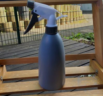 Blumen oder Garten Sprühflasche Grau