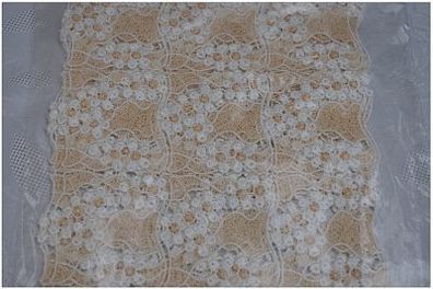 Tischband "Blütenzauber" - aus Plauener Spitze