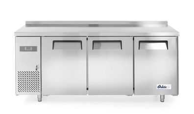 Arktic Kühltisch mit 3 Türen 3 Böden und Aufkantung 390 Liter 1800x600x886mm