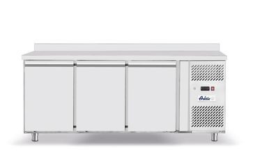 Arktic Kühltisch Profi Line mit 3 Türen und Aufkantung 1975x700x879mm