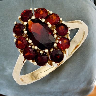 Damen Ring 375 Gold Gelbgold 11 Granate rot Goldring Granatring