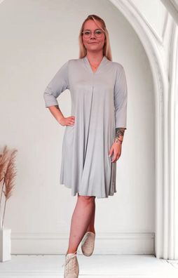 Italy 38 40 42 weiches Viskose-Kleid 3/4 Arm Kellerfalte V-Ausschnitt Hellgrau