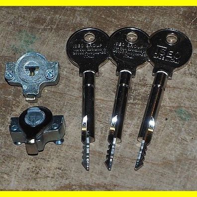 2 Einbausicherungen gleichschliessend mit 3 Kreuzbartschlüssel -Gesamtlänge ca. 82 mm