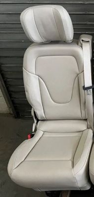 Original Mercedes Benz W447/W448 Einzelsitz von d. 3er Sitzbank Kunstleder Beige