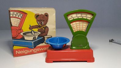 Vintage DDR Kinder Spielzeug Neigungswaage mit OVP VEB Plastspielwaren 1970er