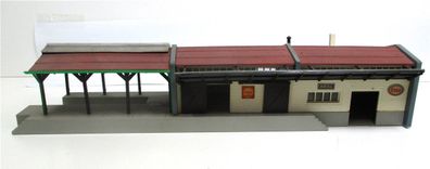Fertigmodell Spur N Lagerhalle mit Vordach von Kibri