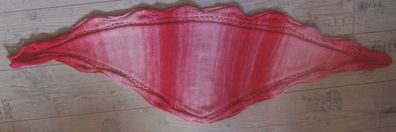 gestricktes Tuch mit Blattrand