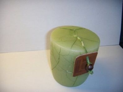 hangefertigte Stumpenkerze - grün