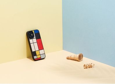MAN&amp; OOD Hülle für iPhone 12 mini Mondrian Holz schwarz