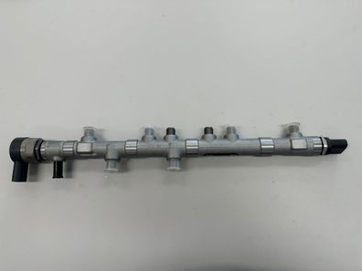 Mercedes Benz OM656 Verteilerrohr Kraftstoffverteiler A6560704100 0445216063 NEU