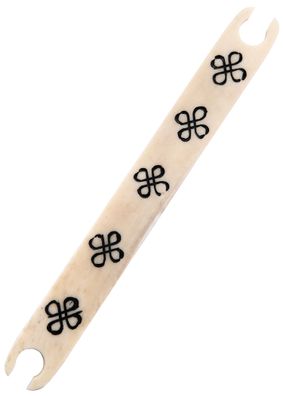 Webschiffchen aus Knochen mit Heraldischen Knoten