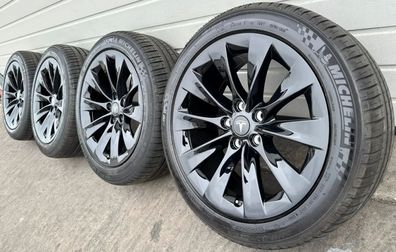 4x Original Tesla Model S 19 Zoll Sommerräder 1059337-00-B RDK DOT24 6,7-7,8m