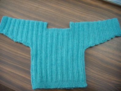 hand gestrickter Baby-Pullover - Gr. 62/68