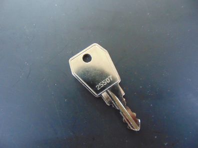Original Kamei Ersatzschlüssel 25507 Schlüssel für Dachträger und Dachboxen Mercedes