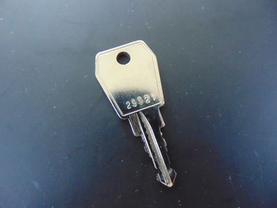 Original Kamei Ersatzschlüssel 25521 Schlüssel für Dachträger und Dachboxen Mercedes