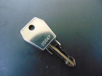 Original Kamei Ersatzschlüssel 25547 Schlüssel für Dachträger und Dachboxen Mercedes