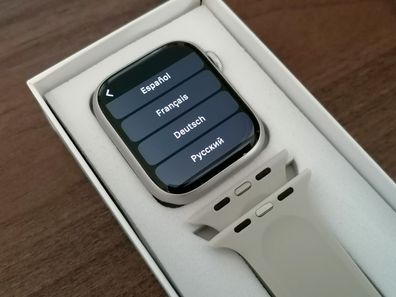 Apple Watch Series 8 GPS (45mm) Polarstern / Smartwatch / 36 Monate Gewähr