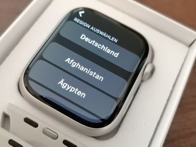 Apple Watch Series 8 GPS (41mm) Polarstern / Apple Smartwatch / 36 Monate Gewähr