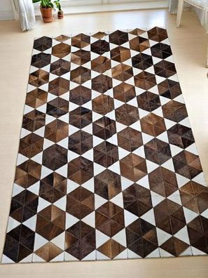 Patchwork Kuhfell Teppich mit Hexagonmuster