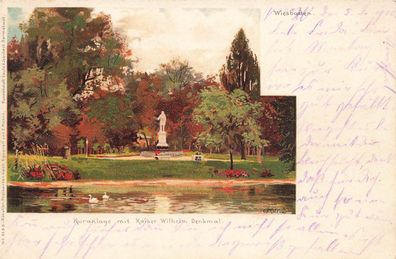 AK Wiesbaden (65183), Kuranlage mit Kaiser Wilhelm Denkmal, gelaufen am 06.06.1900 (G