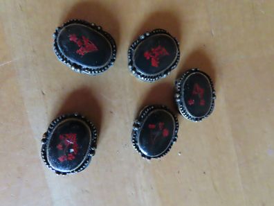 Verzierung für Kleidung rote Pflanze unter Hartplastik auf Metall/ 6St