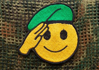 Klettpatch "Grüßender Emoji" mit Barett in Waffenfarbe