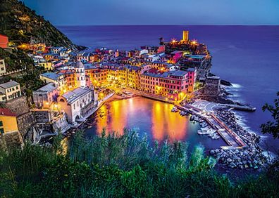 Gemeinde Vernazza in der Dämmerung