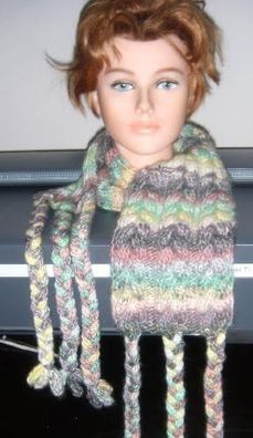 handgestrickter bunter Zopf-Schal