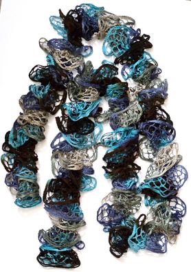 gestrickter Sommer-Rüschen-Schal "Nora"